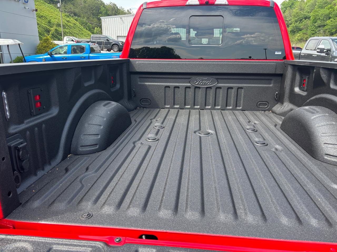 New 2026 Ford F250 Lariat w/ Black Appearance Package AWD/4WD image 6