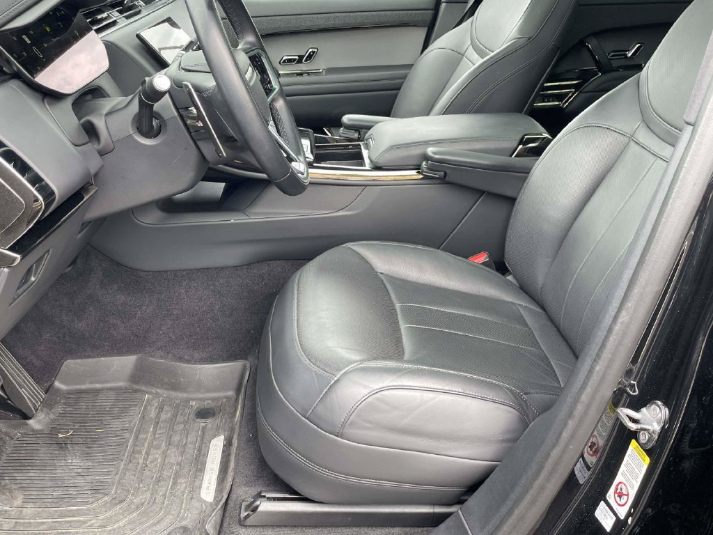 Used 2024 Land Rover Range Rover Sport SE AWD/4WD image 12