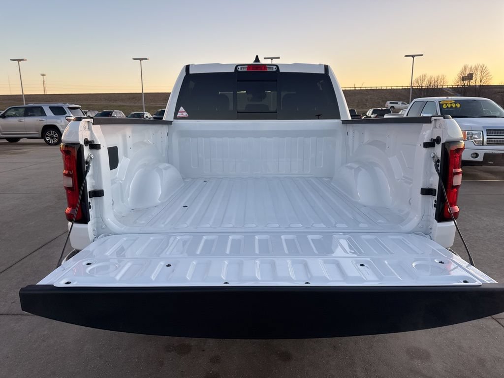 New 2026 RAM 1500 Express AWD/4WD image 31