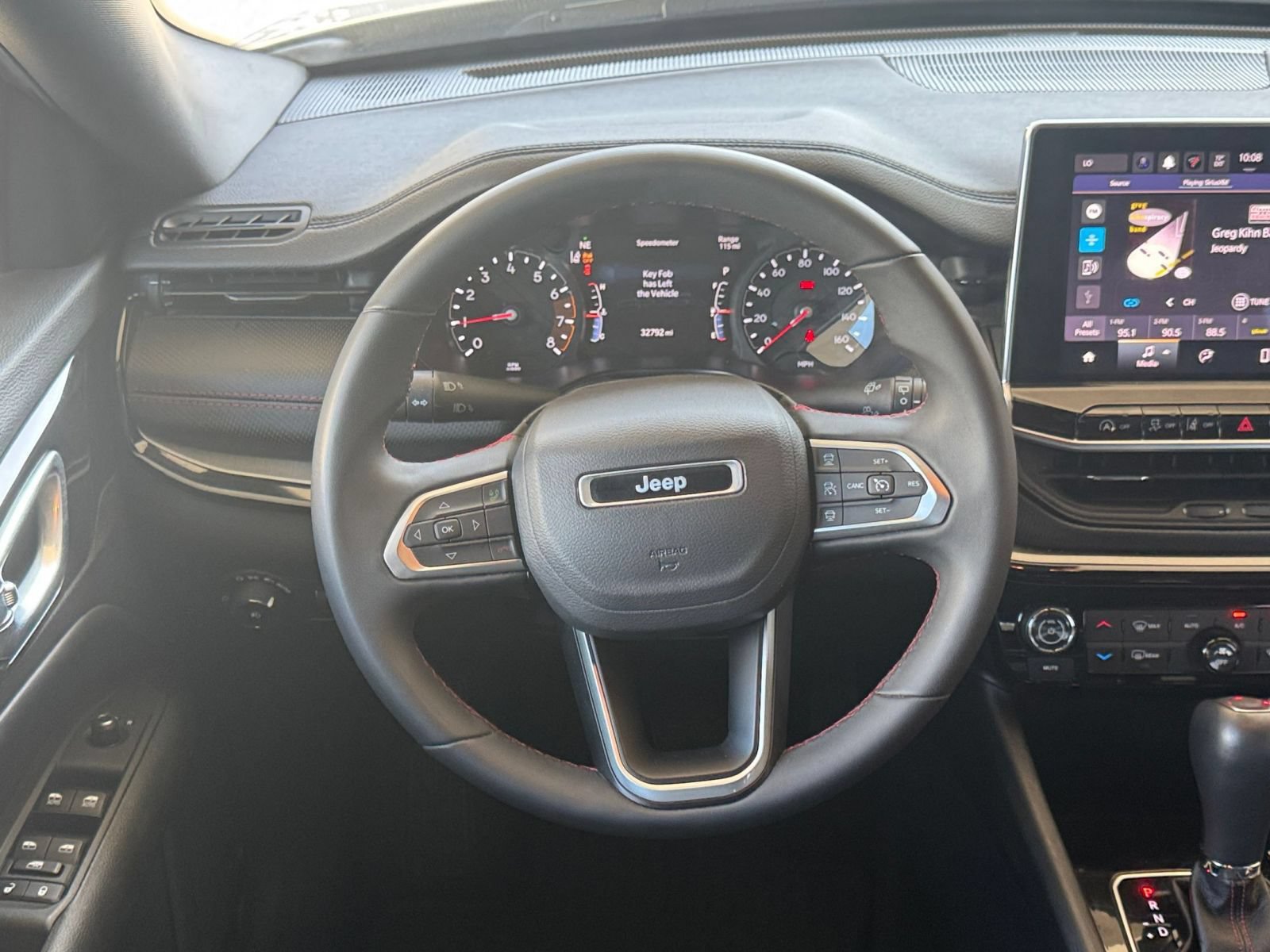 Used 2025 Jeep Compass Trailhawk AWD/4WD image 26