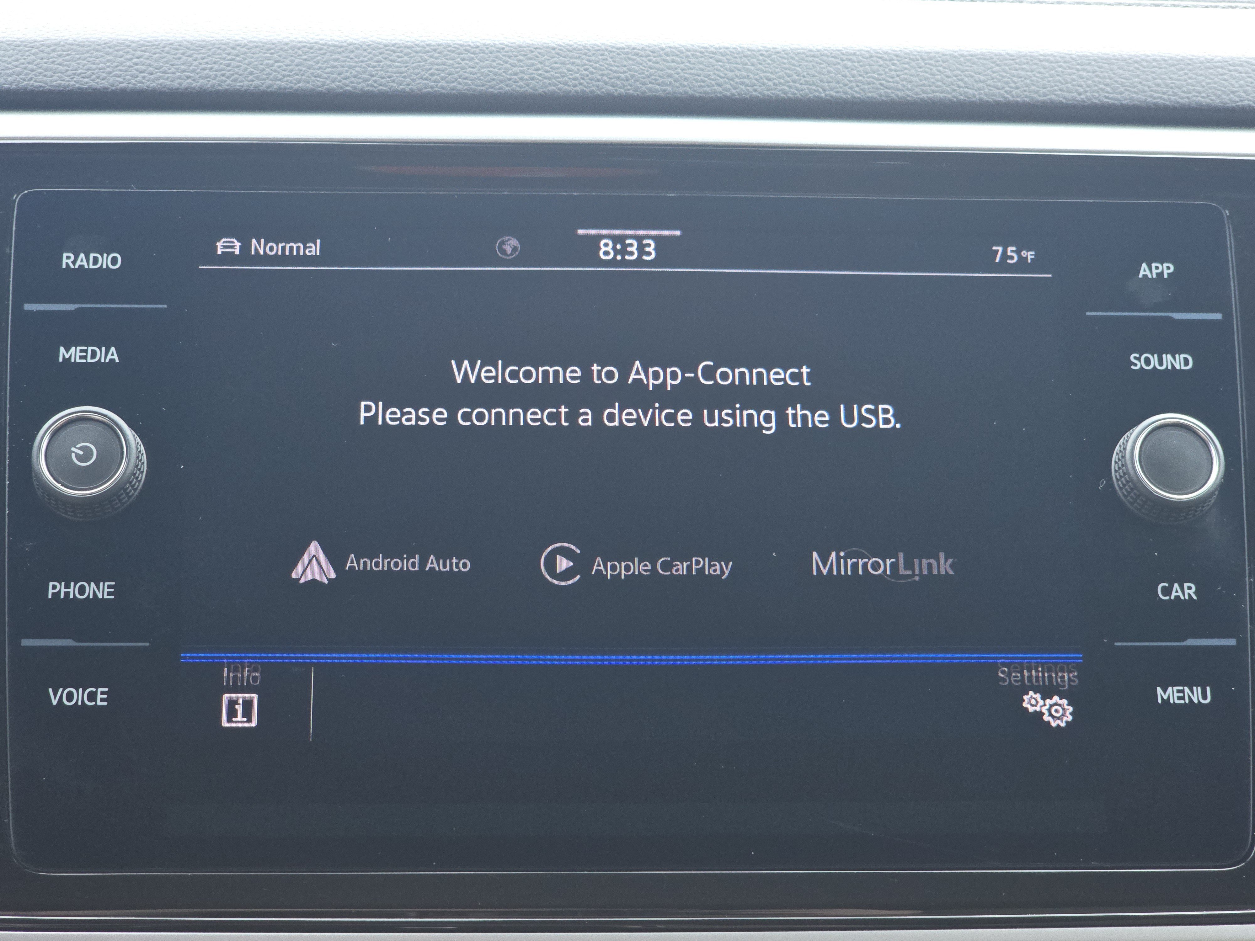 Certified 2023 Volkswagen Atlas Cross Sport SE AWD/4WD image 9