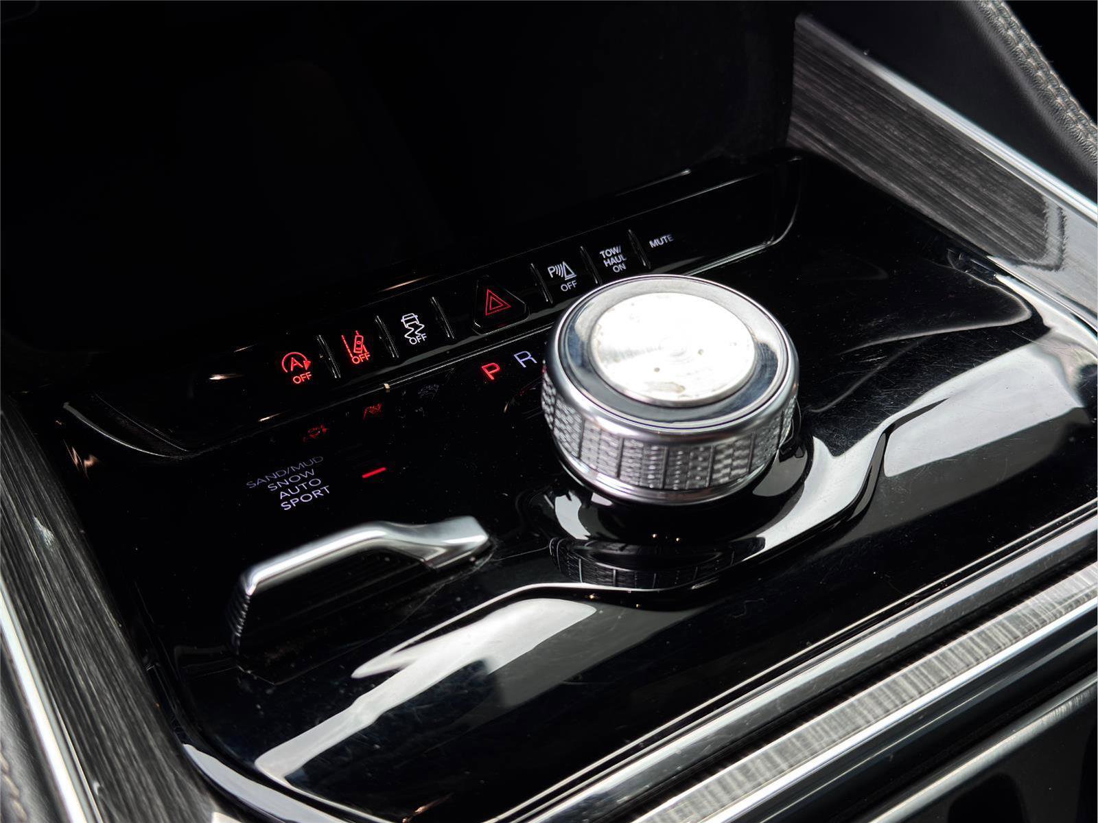 Used 2022 Jeep Wagoneer Series II AWD/4WD image 14