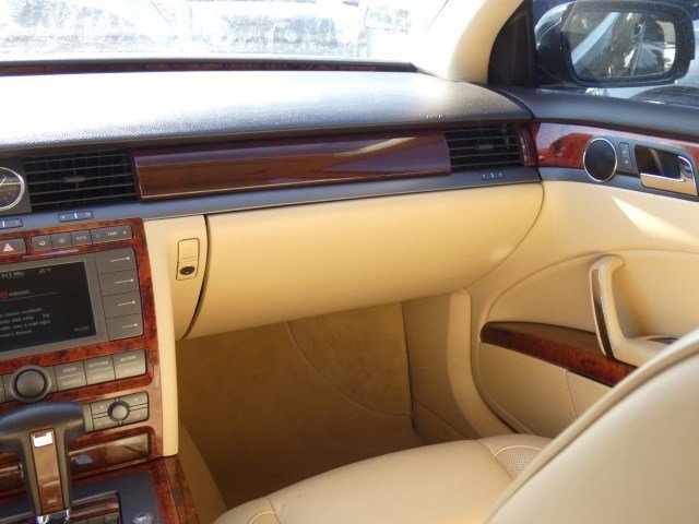 Used 2004 Volkswagen Phaeton W12 image 13