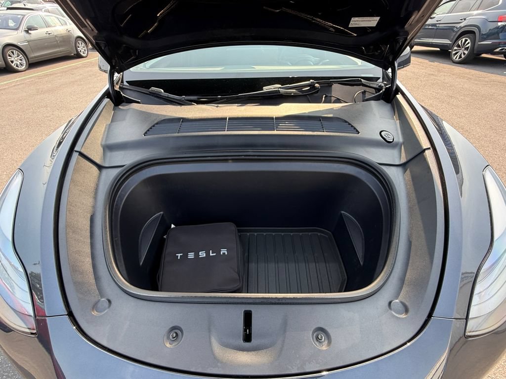 Used 2024 Tesla Model Y Long Range AWD/4WD image 24
