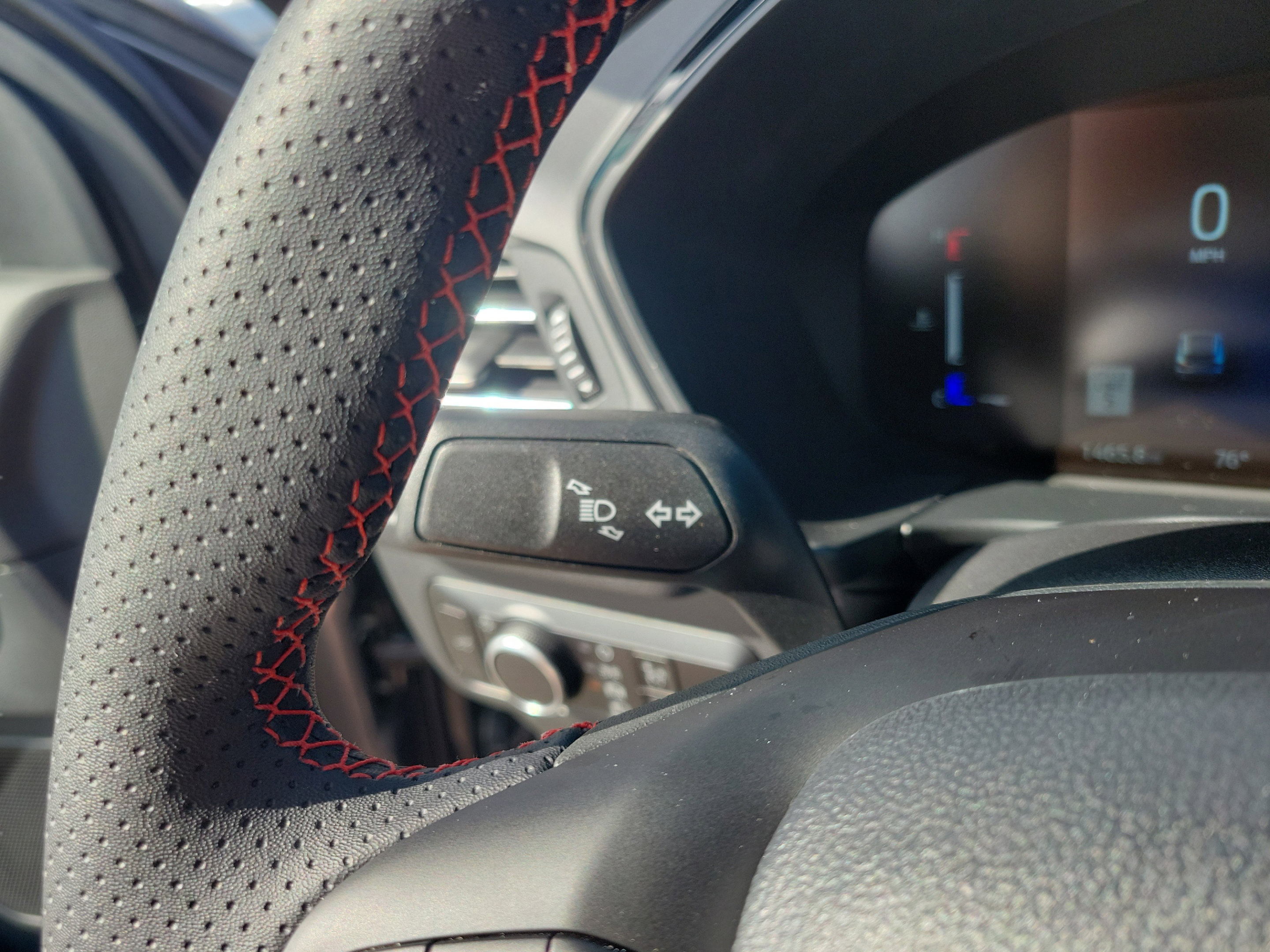 New 2026 Ford Escape ST-Line w/ Tech Pack #1 FWD image 16