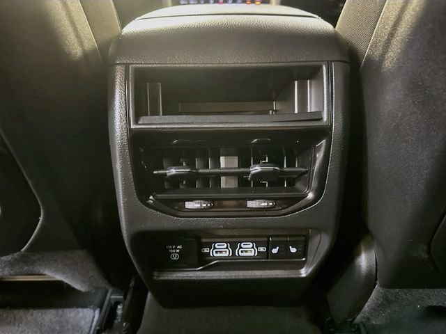 Used 2024 Jeep Grand Cherokee Limited w/ Black Appearance Package RWD image 26