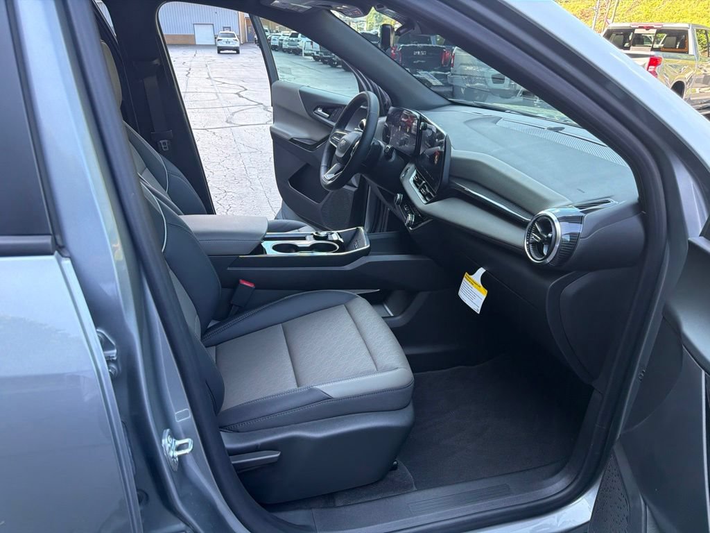 New 2026 Chevrolet Equinox LT w/ Convenience Package II AWD/4WD image 14