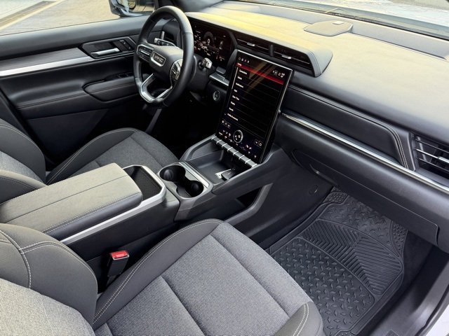 Used 2025 GMC Terrain Elevation image 7