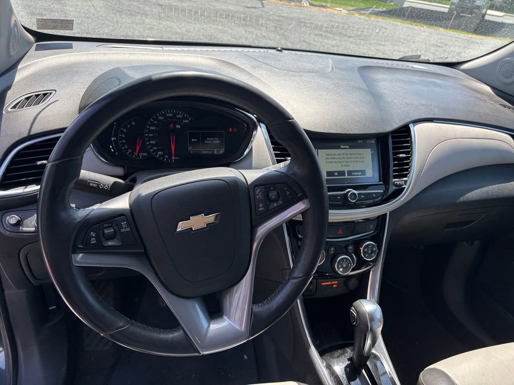 Used 2017 Chevrolet Trax Premier w/ Driver Confidence II Package AWD/4WD image 10