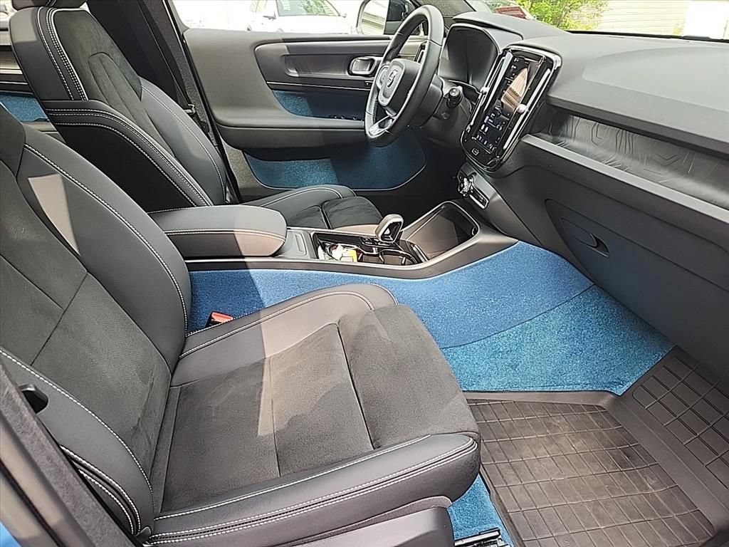 Certified 2023 Volvo XC40 Recharge Ultimate w/ Protection Package Premier AWD/4WD image 28