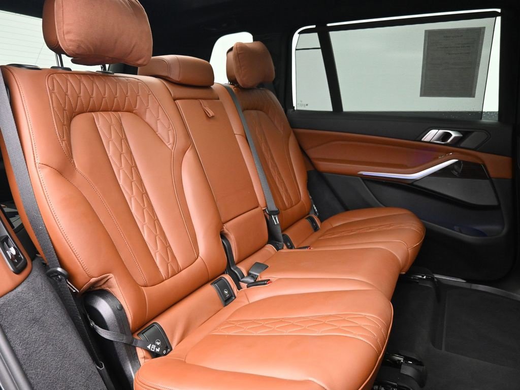 Used 2023 BMW X7 xDrive40i w/ Executive Package image 28