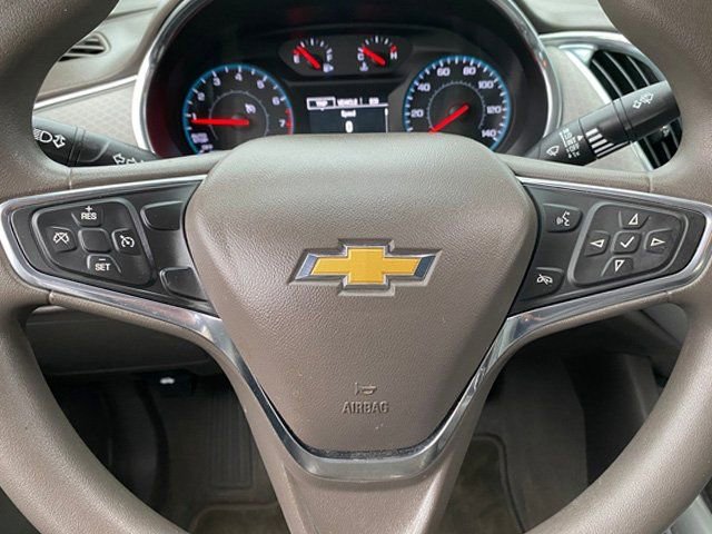 Used 2016 Chevrolet Malibu LT image 10