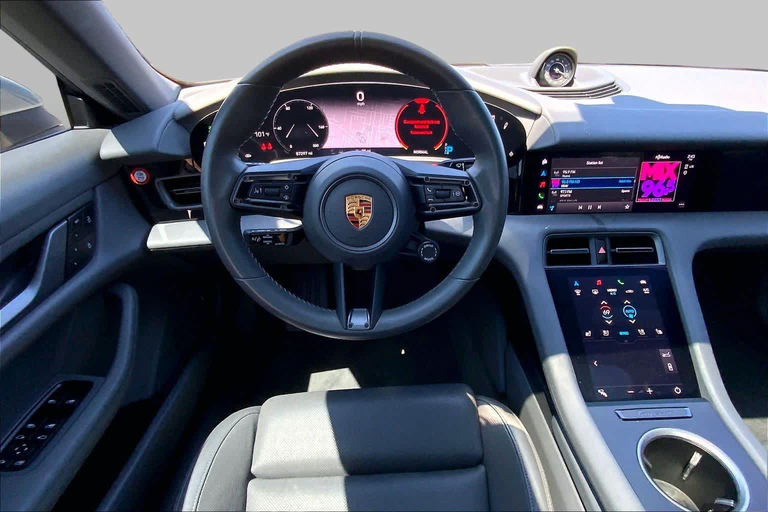 Used 2022 Porsche Taycan RWD image 5