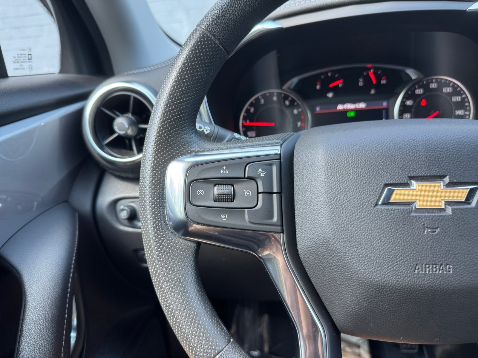 Used 2025 Chevrolet Blazer LT FWD image 24