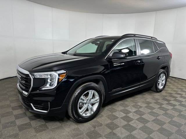 Used 2023 GMC Terrain SLE w/ Driver Convenience Package image 7