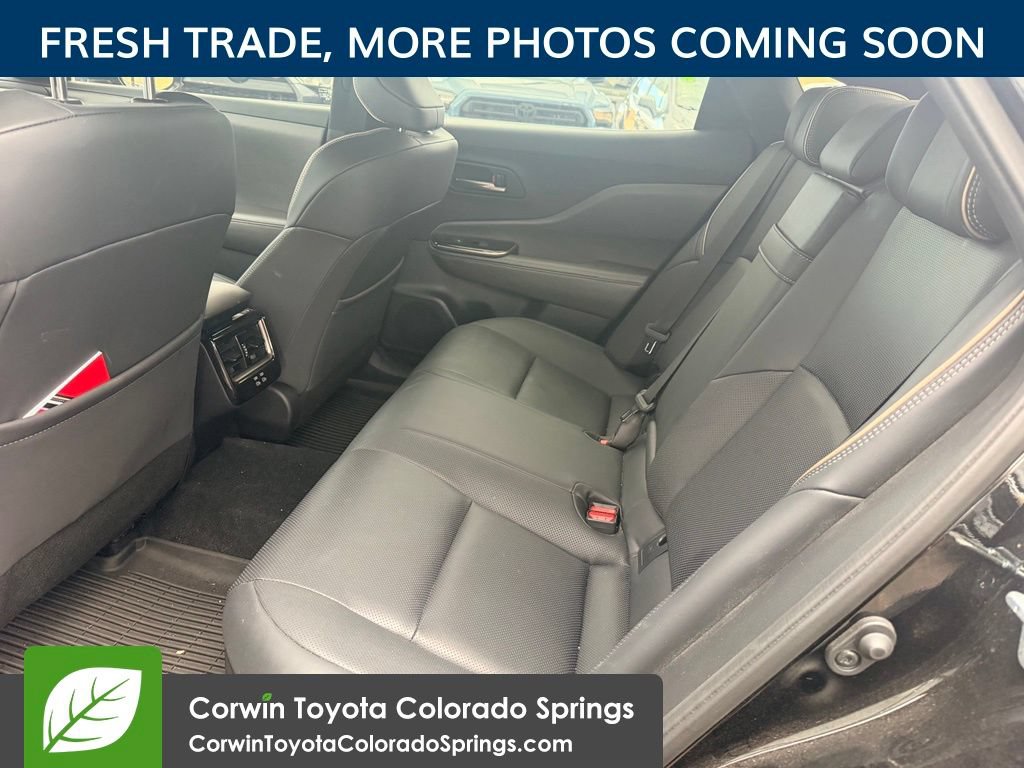 Used 2025 Toyota Crown AWD/4WD image 9
