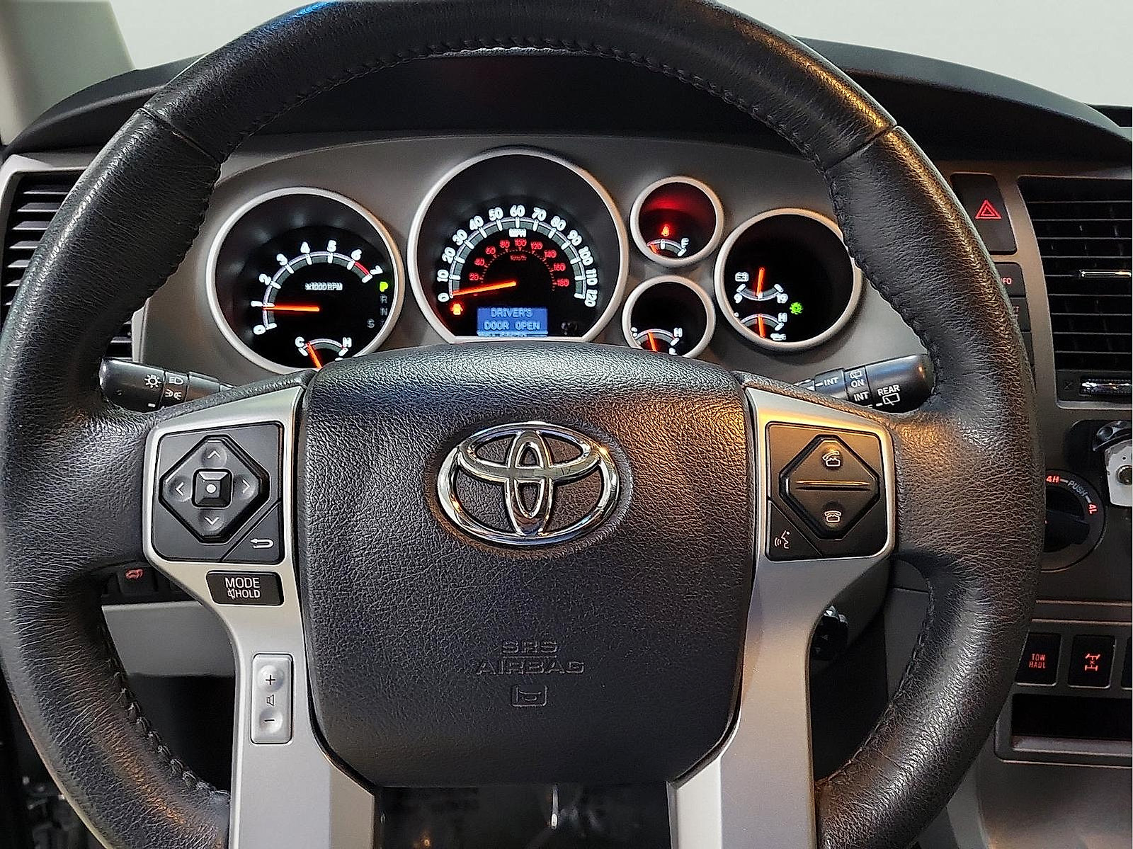 Used 2016 Toyota Sequoia Limited w/ Safety & Convenience Package AWD/4WD image 17