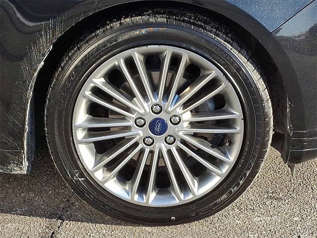 Used 2015 Ford Fusion SE w/ Equipment Group 202A image 8