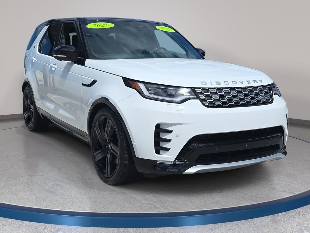 Certified 2025 Land Rover Discovery Metropolitan Edition AWD/4WD image 3