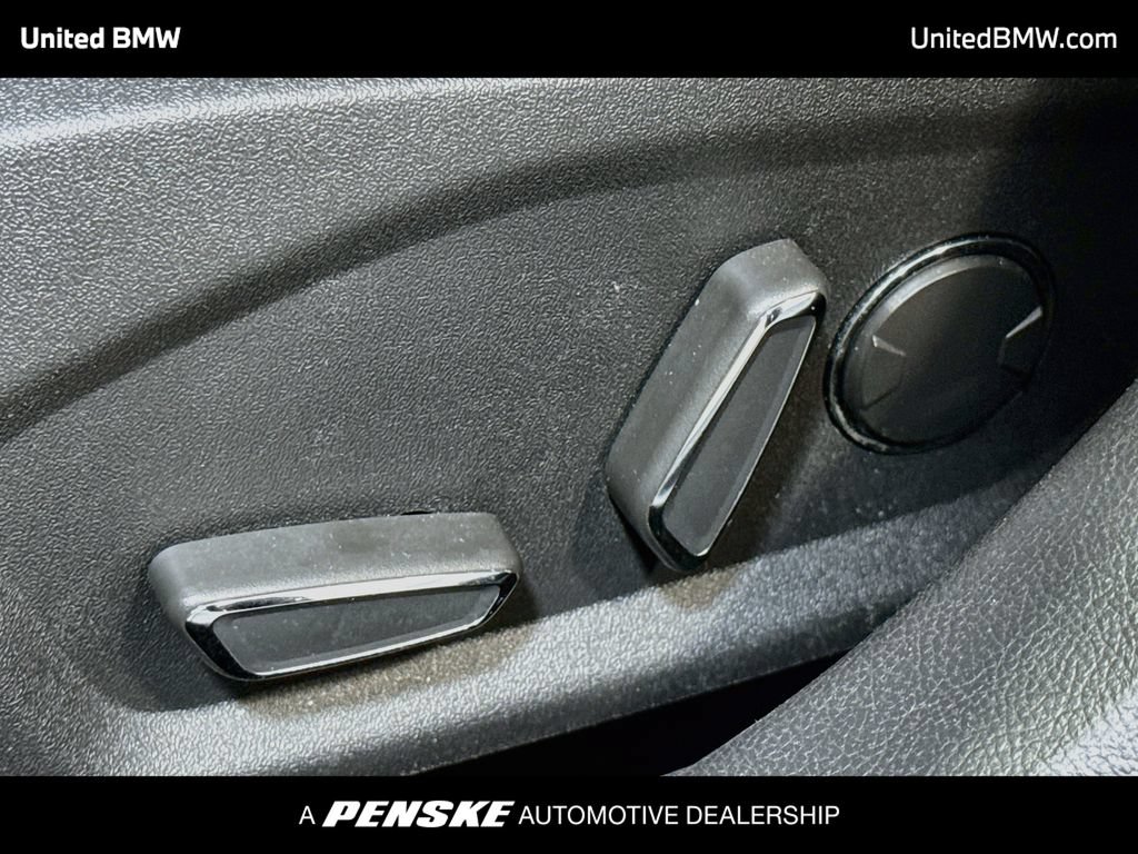 Used 2016 Ford Fusion Energi Titanium w/ Driver Assist Package FWD image 4