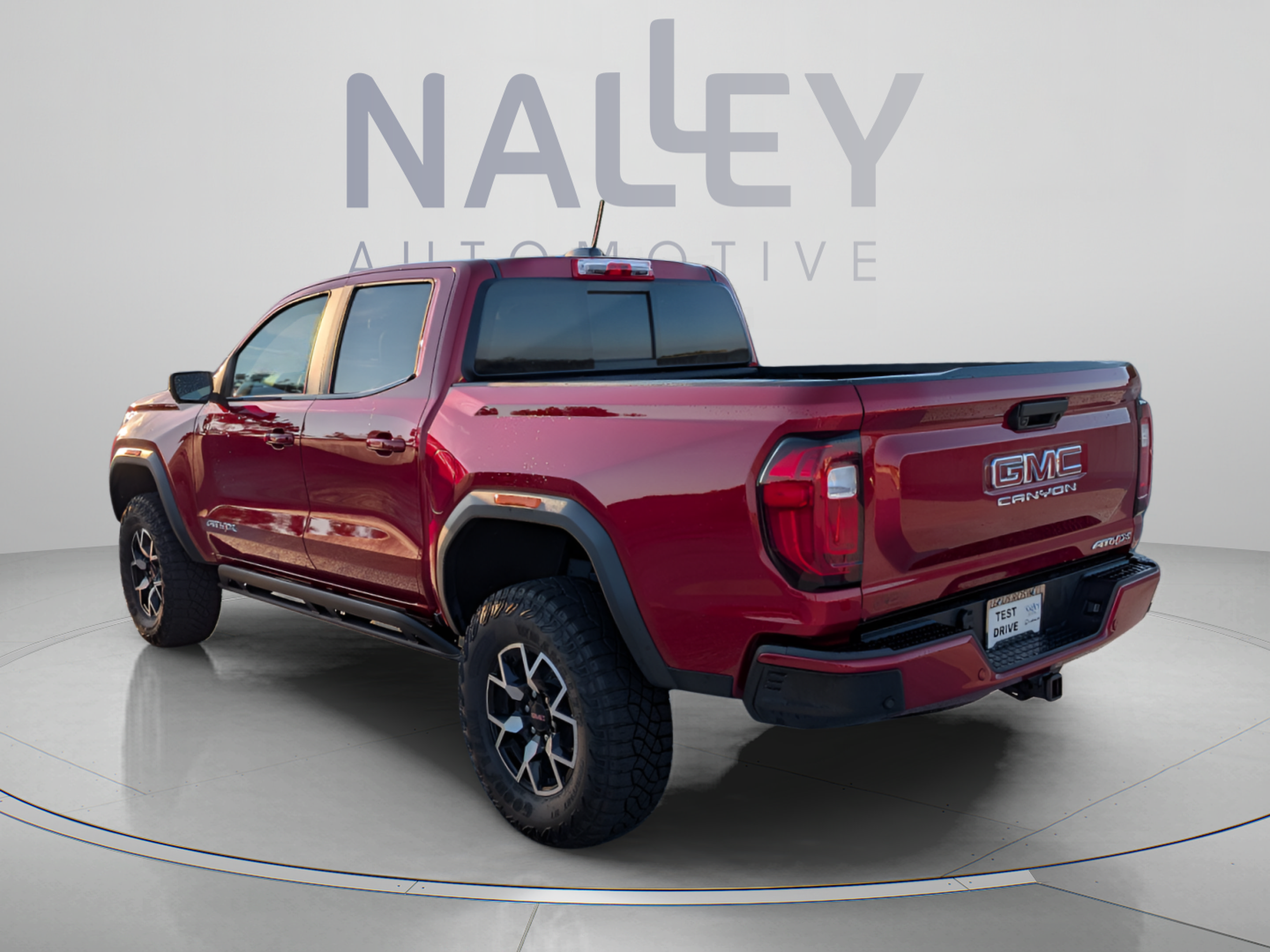 Used 2025 GMC Canyon AT4 w/ AT4X Package AWD/4WD image 3
