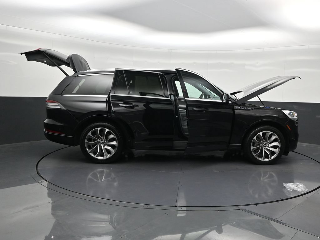 Used 2021 Lincoln Aviator Grand Touring w/ Equipment Group 301A AWD/4WD image 32