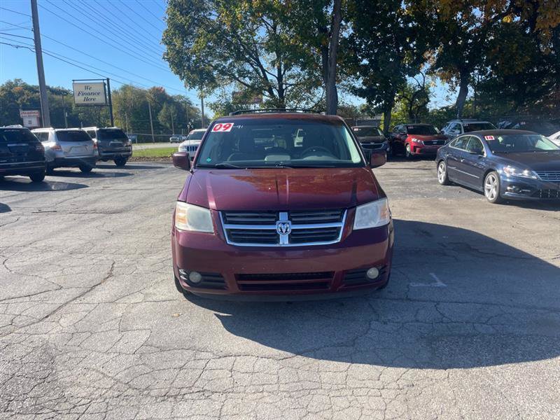 Used 2009 Dodge Grand Caravan SXT FWD image 1
