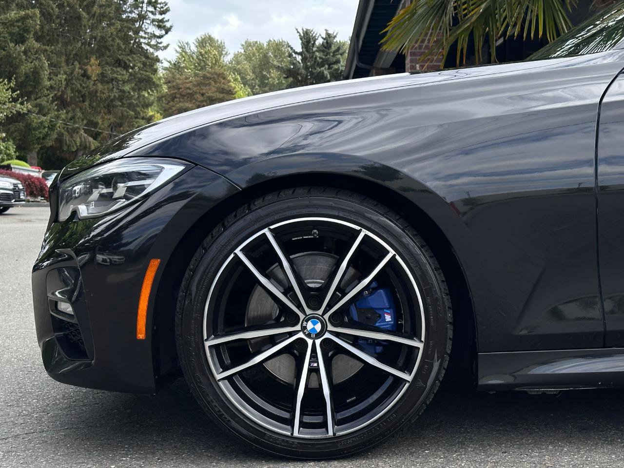 Used 2021 BMW 330i Sedan w/ M Sport Package RWD image 30