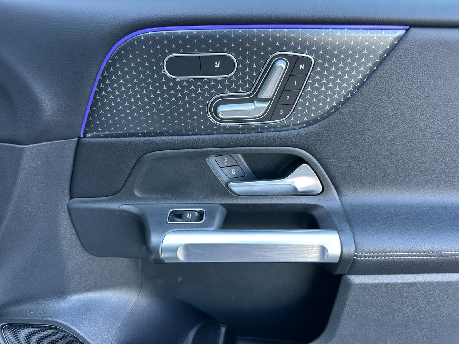 Certified 2026 Mercedes-Benz GLB 250 4MATIC image 18