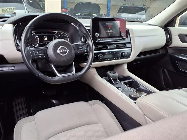 Used 2024 Nissan Pathfinder SV image 10