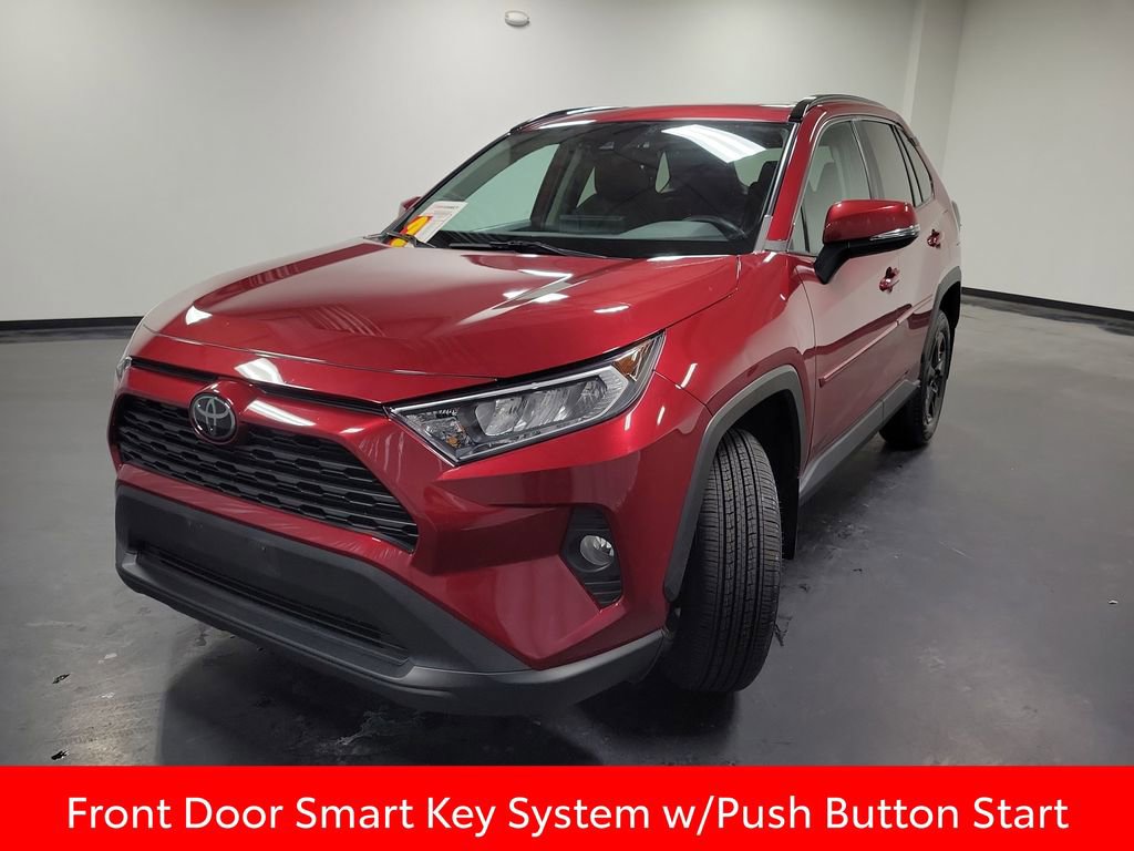 Used 2020 Toyota RAV4 XLE w/ Convenience Package image 4
