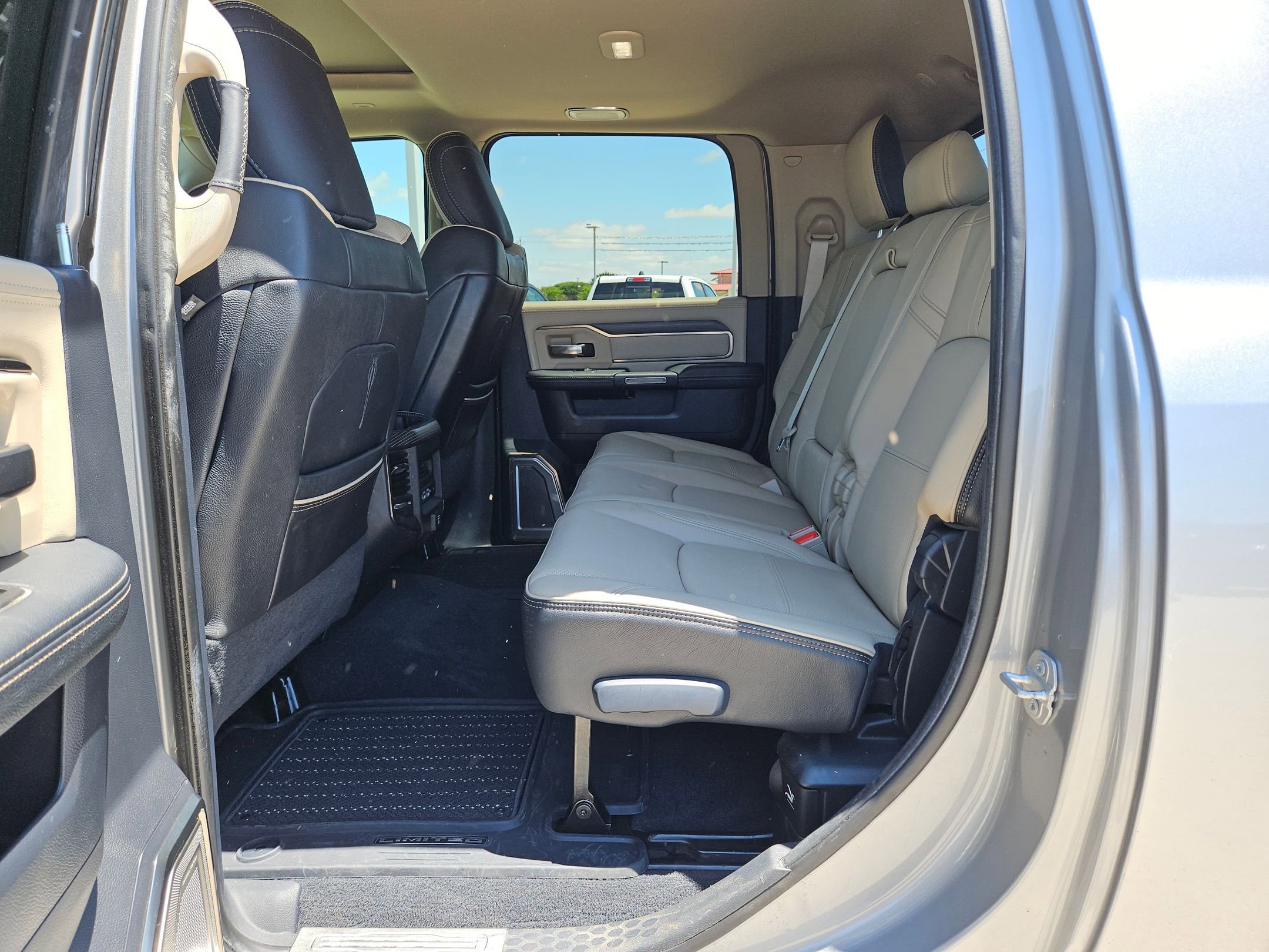 Used 2019 RAM 2500 Limited AWD/4WD image 14