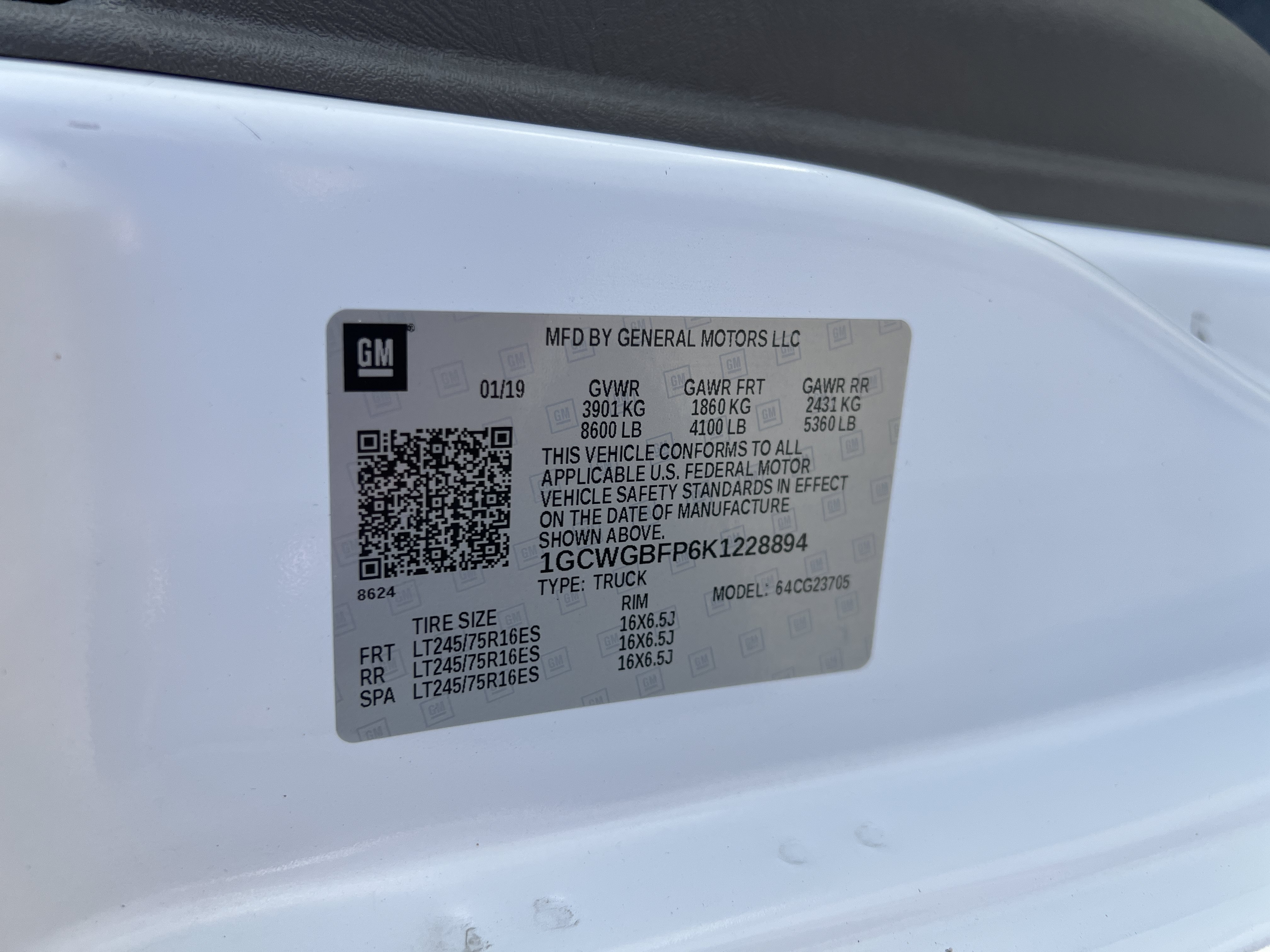 Used 2019 Chevrolet Express 2500 Extended RWD image 13