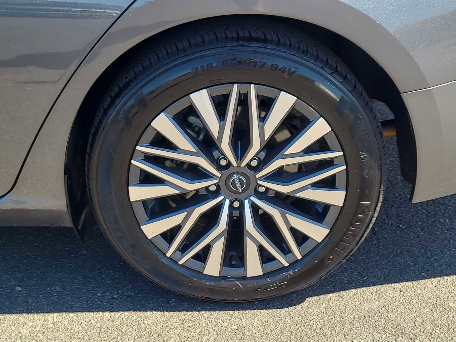 Used 2025 Nissan Altima 2.5 SV FWD image 16