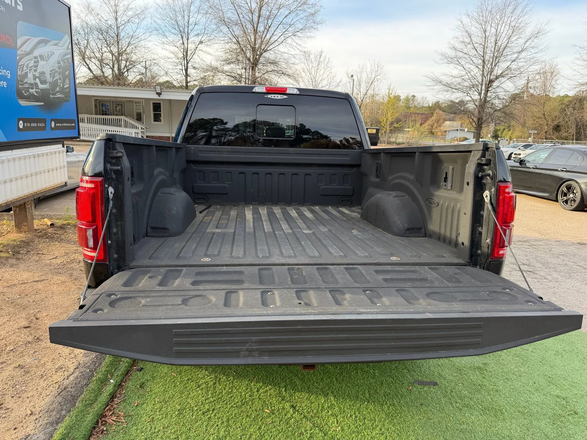 Used 2016 Ford F150 Lariat w/ Equipment Group 502A Luxury AWD/4WD image 5