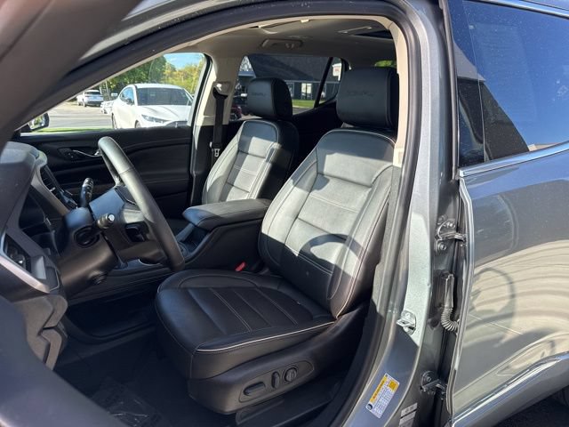 Used 2023 GMC Acadia Denali w/ Denali Technology Package AWD/4WD image 10