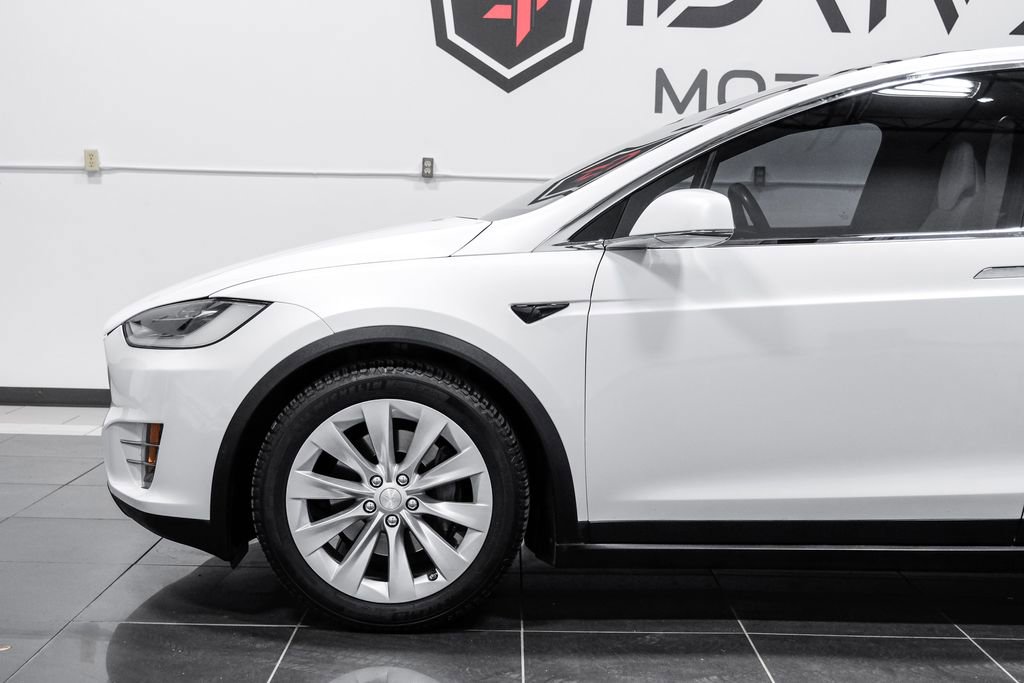 Used 2017 Tesla Model X 75D AWD/4WD image 13