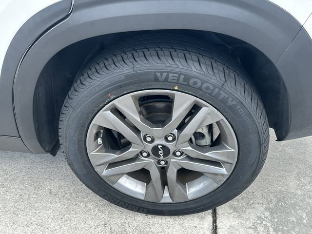 Certified 2023 Kia Seltos S w/ Navigation Package image 11