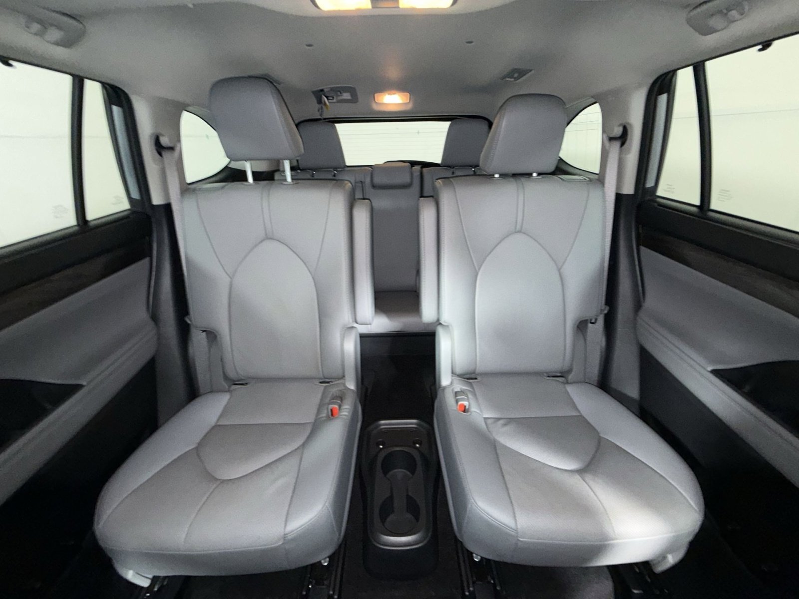 Used 2023 Toyota Highlander Limited AWD/4WD image 25