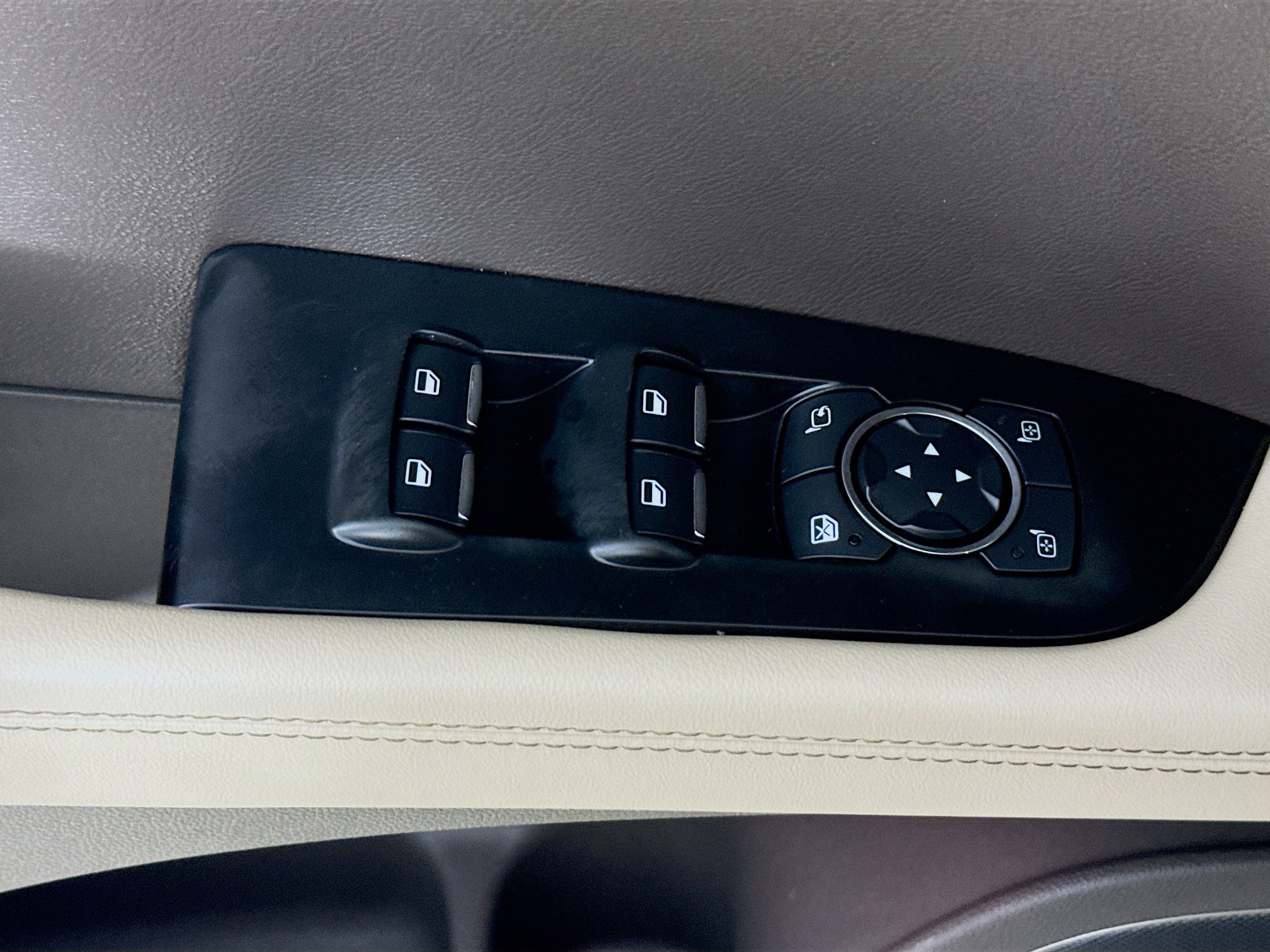 Used 2021 Lincoln Nautilus Reserve image 21