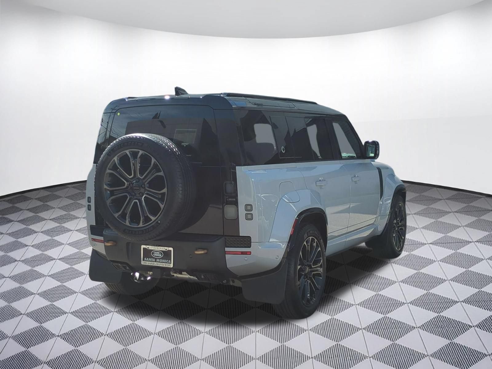New 2026 Land Rover Defender 110 OCTA AWD/4WD image 5