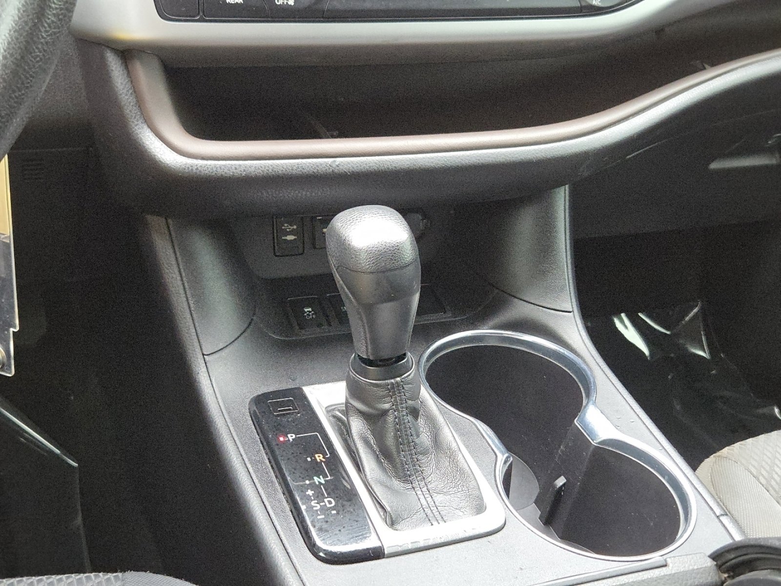 Used 2019 Toyota Highlander LE FWD image 30