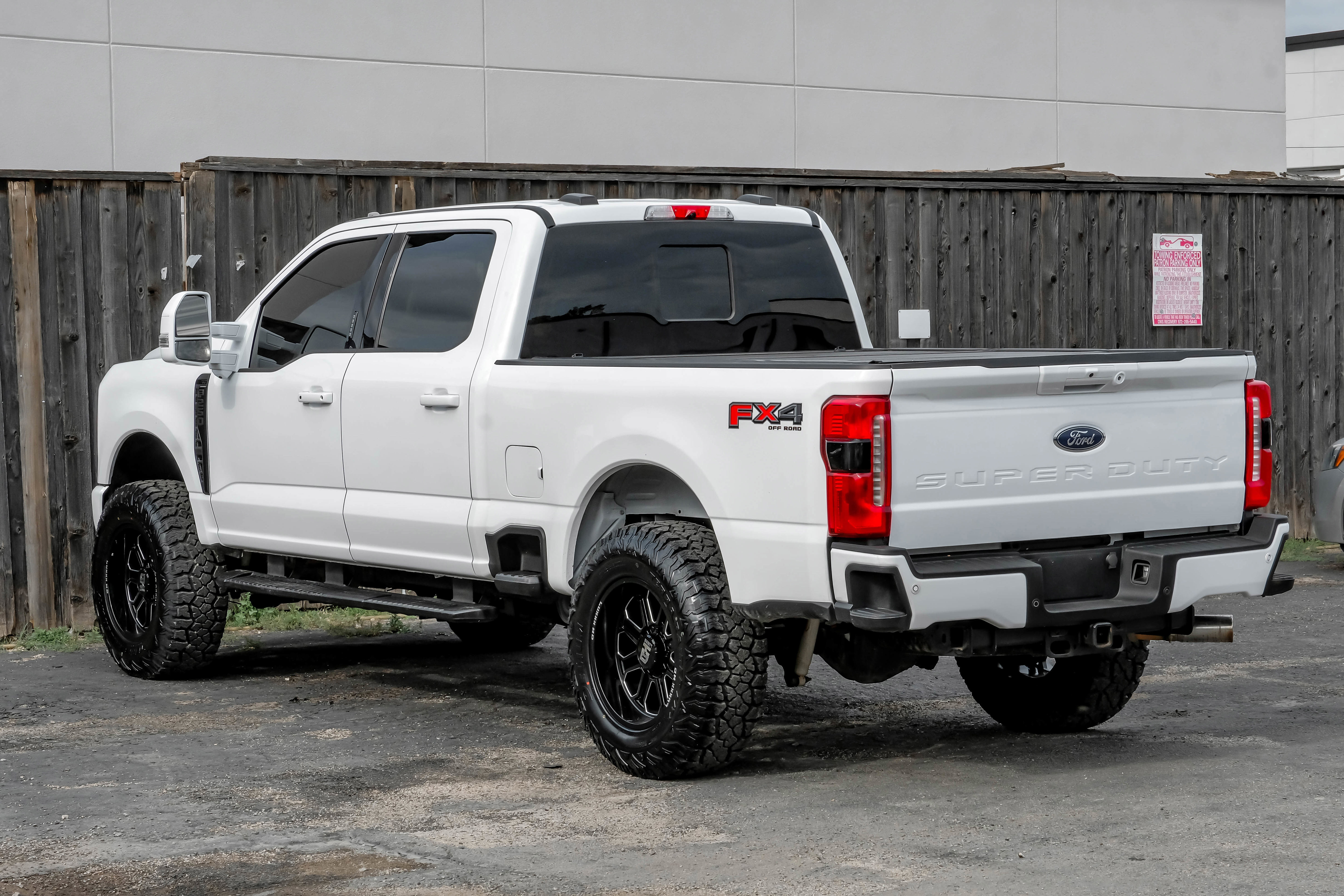 Used 2023 Ford F250 XLT w/ XLT Premium Package image 8