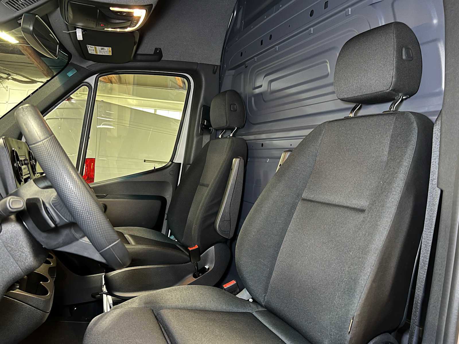 Used 2025 Mercedes-Benz Sprinter 2500 image 21