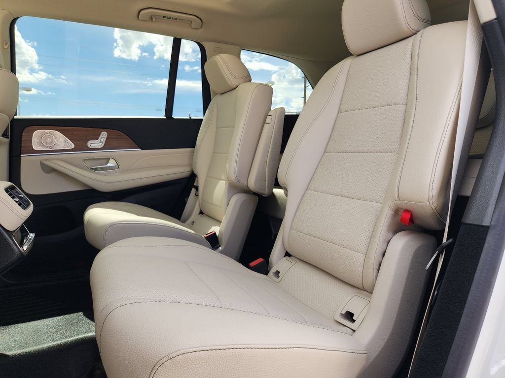 Used 2024 Mercedes-Benz GLS 450 4MATIC image 4