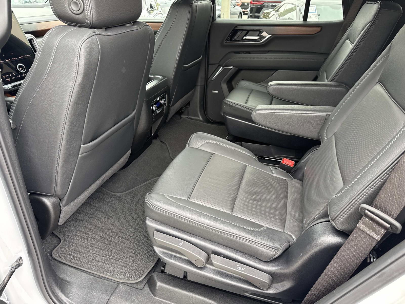 Used 2025 GMC Yukon Denali image 15