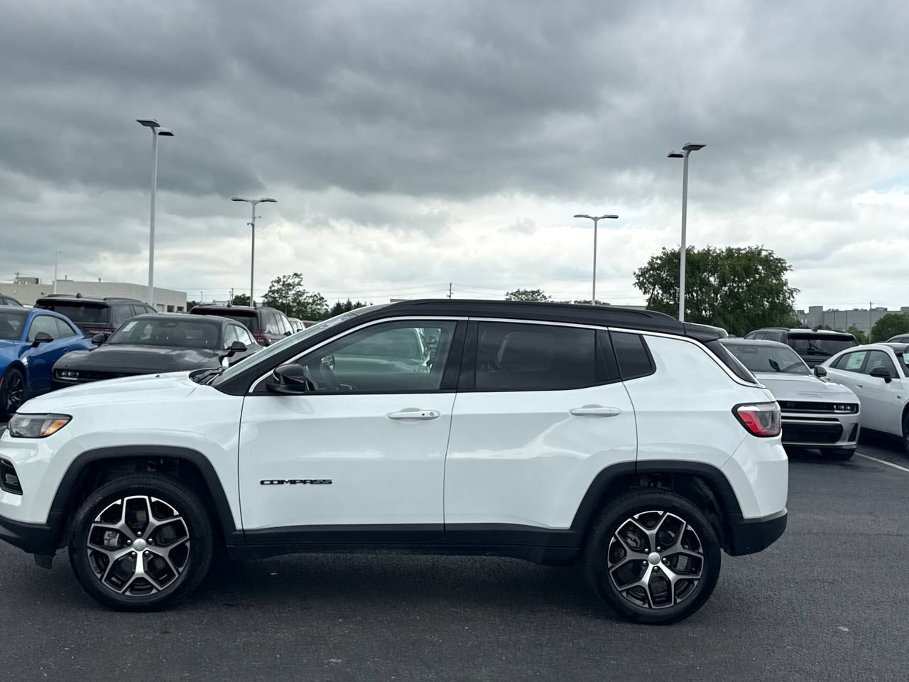 Used 2024 Jeep Compass Limited AWD/4WD image 6