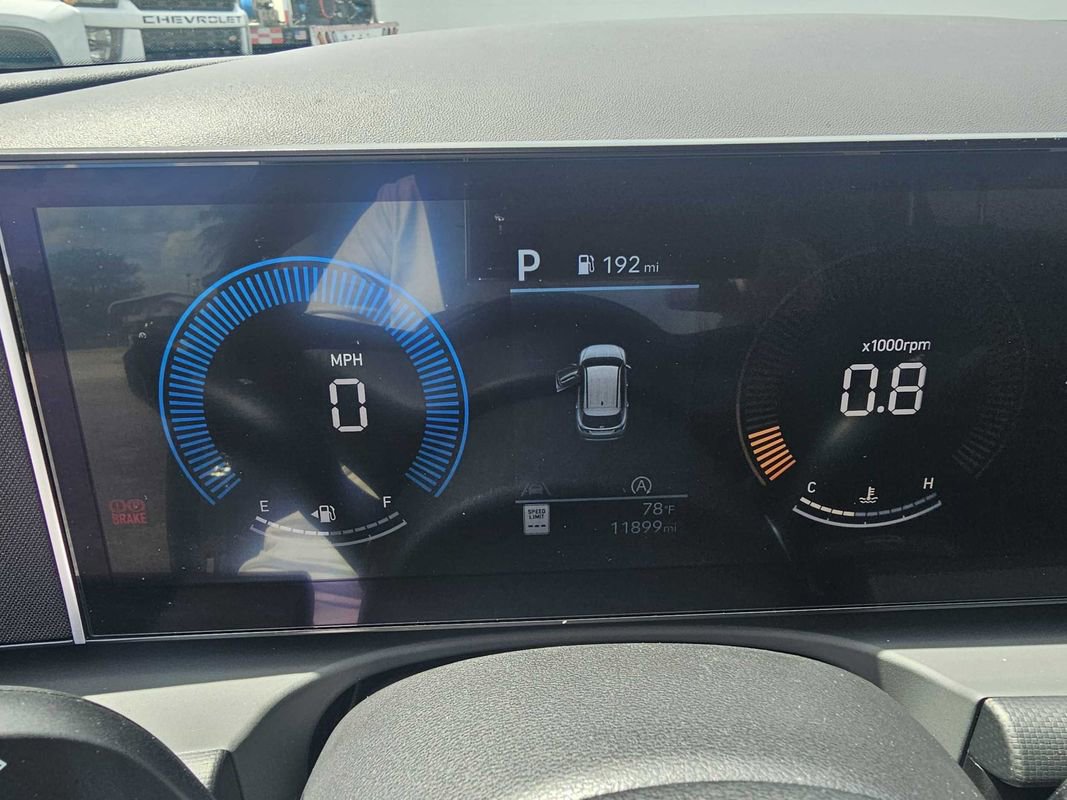 Used 2025 Hyundai Tucson SE image 10