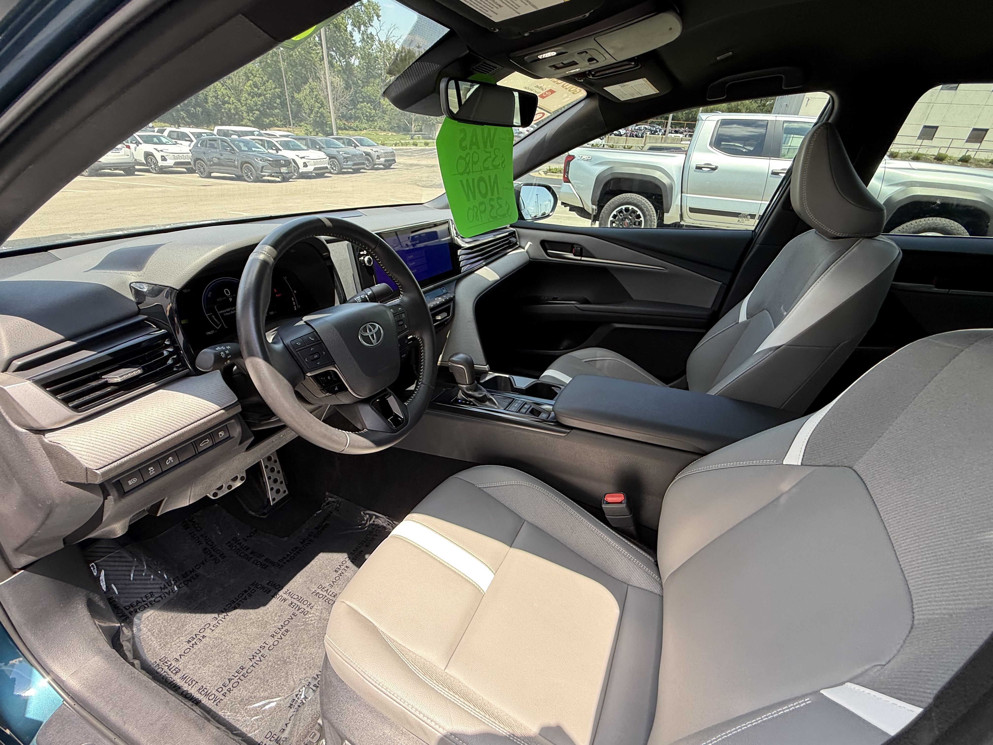 Used 2025 Toyota Camry SE w/ Multimedia Upgrade Package FWD image 7