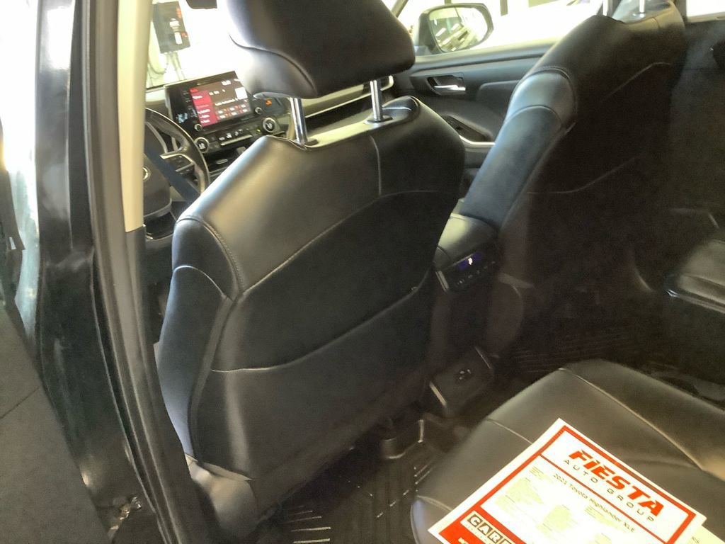 Used 2021 Toyota Highlander XLE image 19